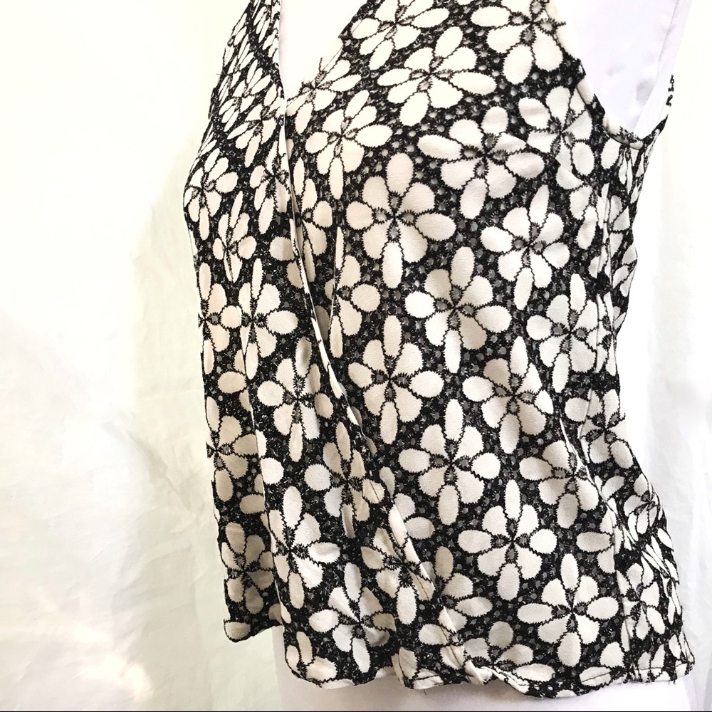 Maeve coralie white black eyelet lace pattern wrap v-neck sleeveless tank top - Picture 3 of 8